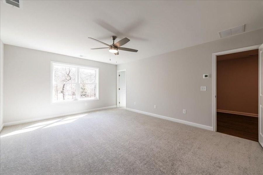 Spacious, unfurnished interior of a new home in Cherokee Township, Acworth (Image 30).