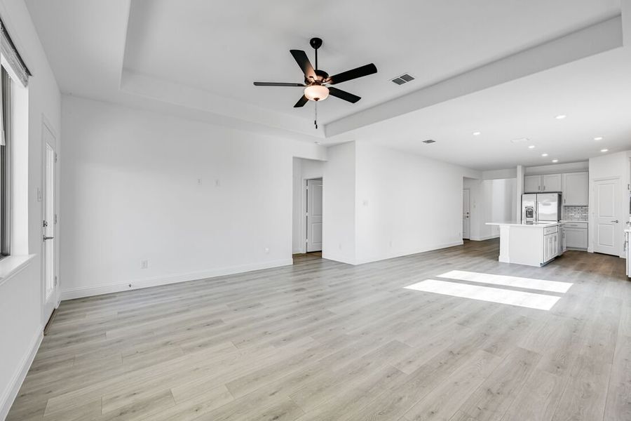 Spacious, unfurnished interior of a new home in Madero 50s, Fort Worth (Image 13).