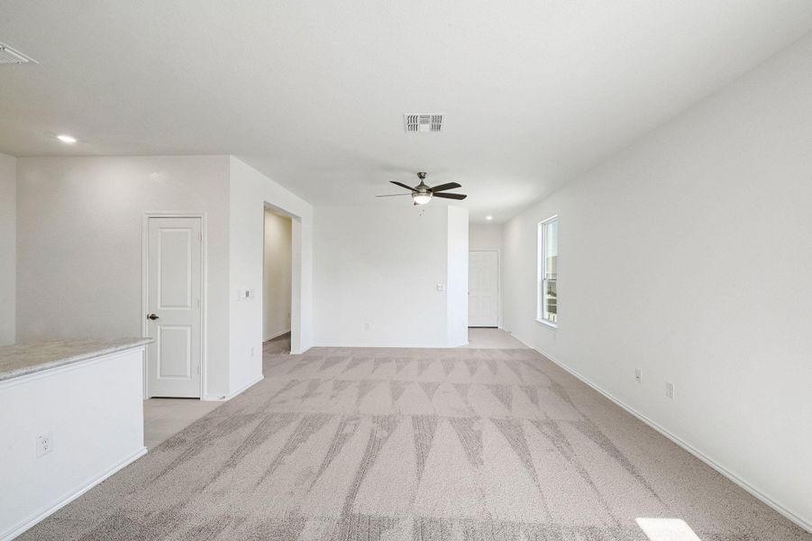 Spacious, unfurnished interior of a new home in Creekside at Estancia, Austin (Image 15).