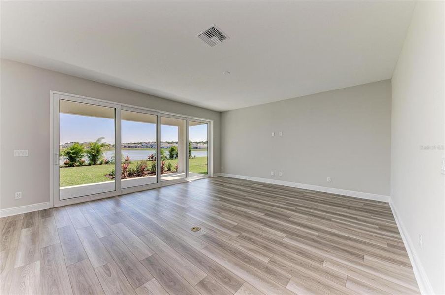 Spacious, unfurnished interior of a new home in Mirada, San Antonio (Image 34).