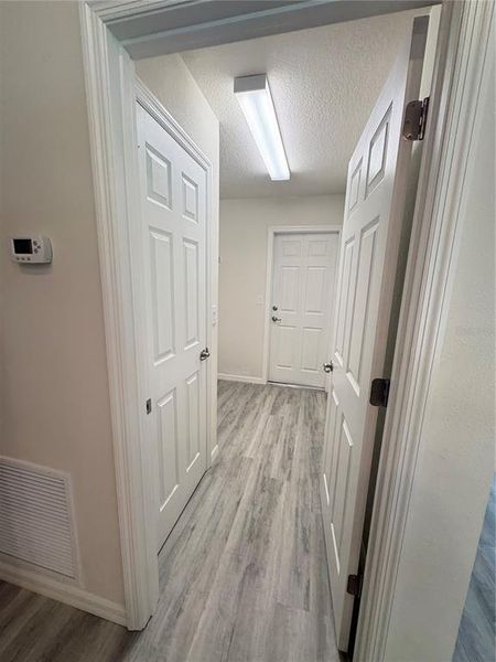 Spacious, unfurnished interior of a new home in , Citrus Springs (Image 19).