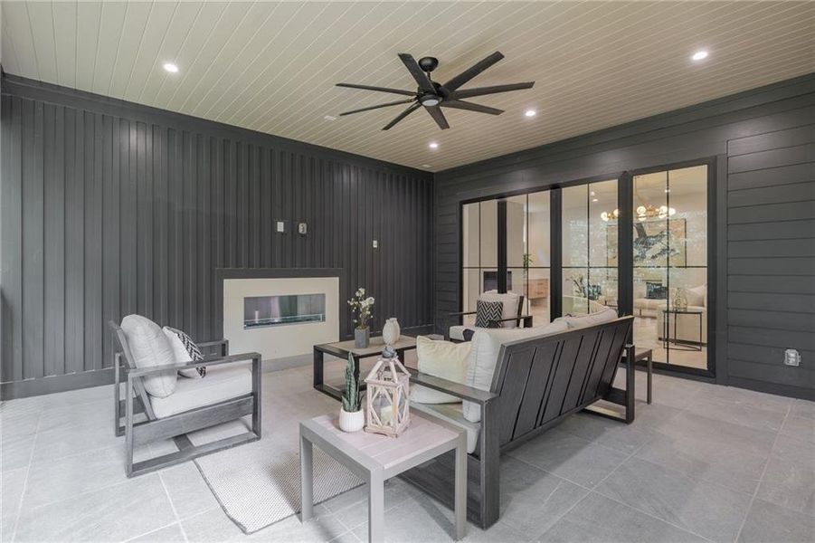 Furnished interior view inside a new home in , Atlanta (Image 4).