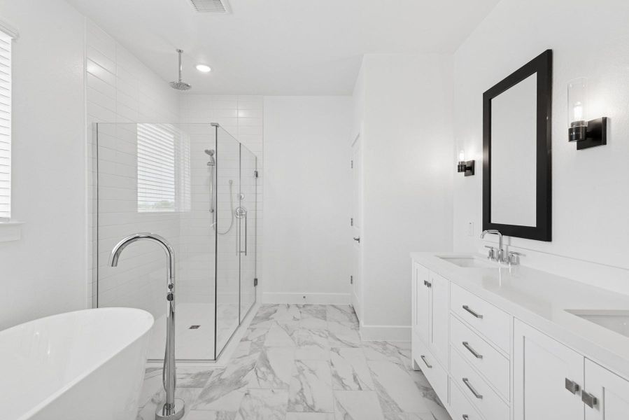 Spa-like primary bath (*Photo not of actual home and used for illustration purposes only.)