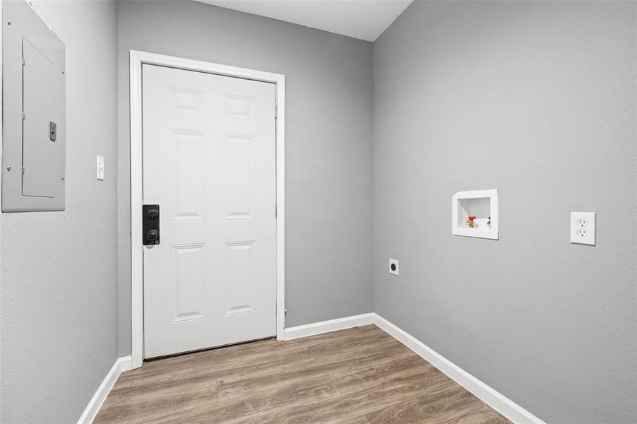 Spacious, unfurnished interior of a new home in , Fort Worth (Image 19).