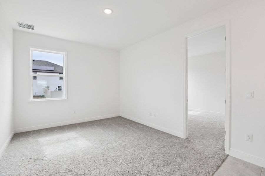 Representative unfurnished interior of a home built from the Sierra by Maronda Homes in Marion Oaks, Ocala (Image 37).