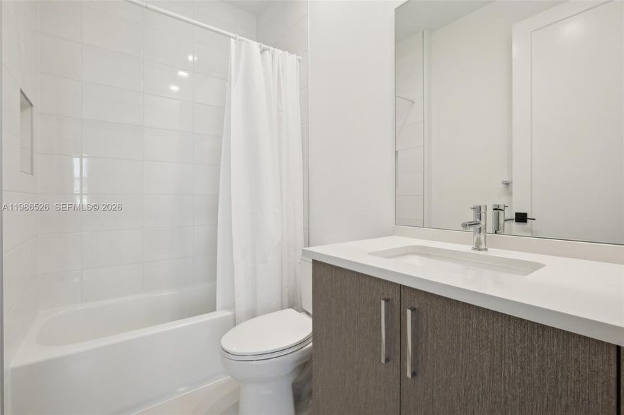 Furnished interior view inside a new home in , Palm Beach Gardens (Image 34).