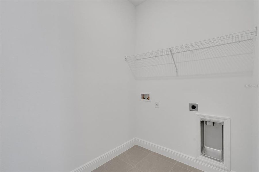 Spacious, unfurnished interior of a new home in Reserve at Hammock Oaks, Lady Lake (Image 29). Spacious, unfurnished interior of a new home in Reserve at Hammock Oaks, Lady Lake (Image 29).