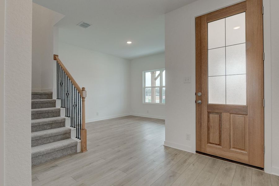 Representative unfurnished interior of a home built from the Alexis by Ashton Woods in Nopal Valley, San Antonio (Image 12).
