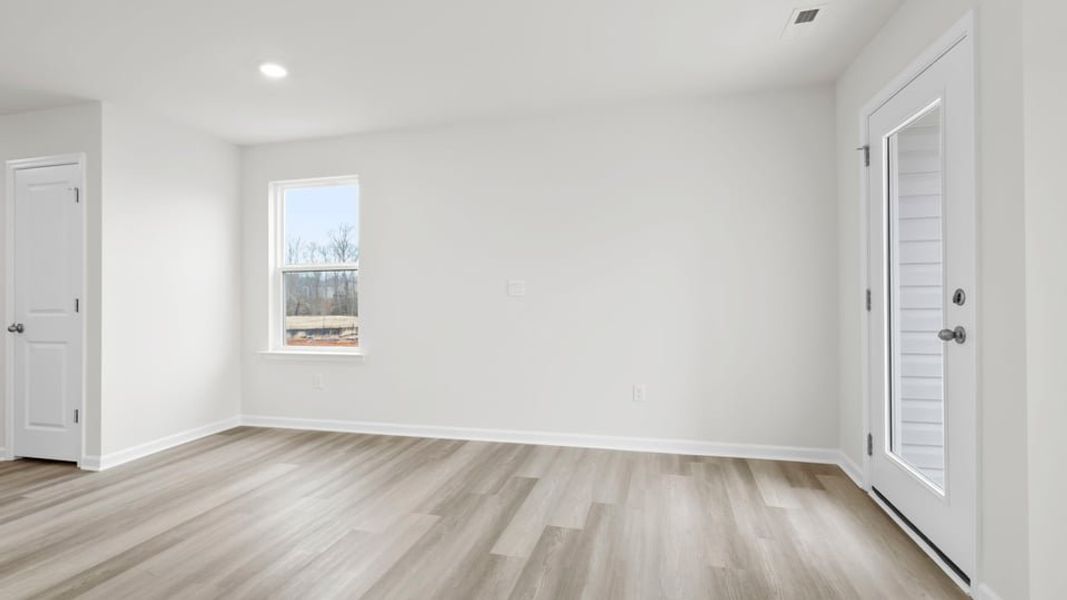 Spacious, unfurnished interior of a new home in Covington Village, Greer (Image 23).