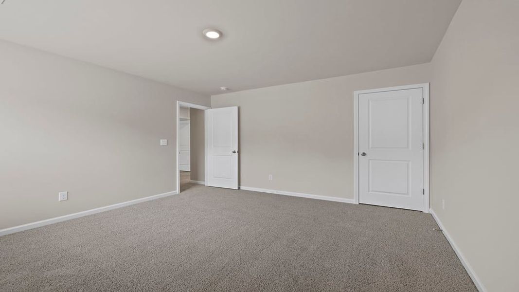 Spacious, unfurnished interior of a new home in Lakestone, Woodruff (Image 29).