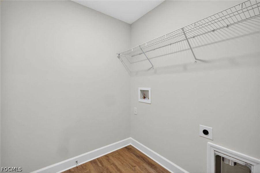 Spacious, unfurnished interior of a new home in Cape Coral, Cape Coral (Image 22).