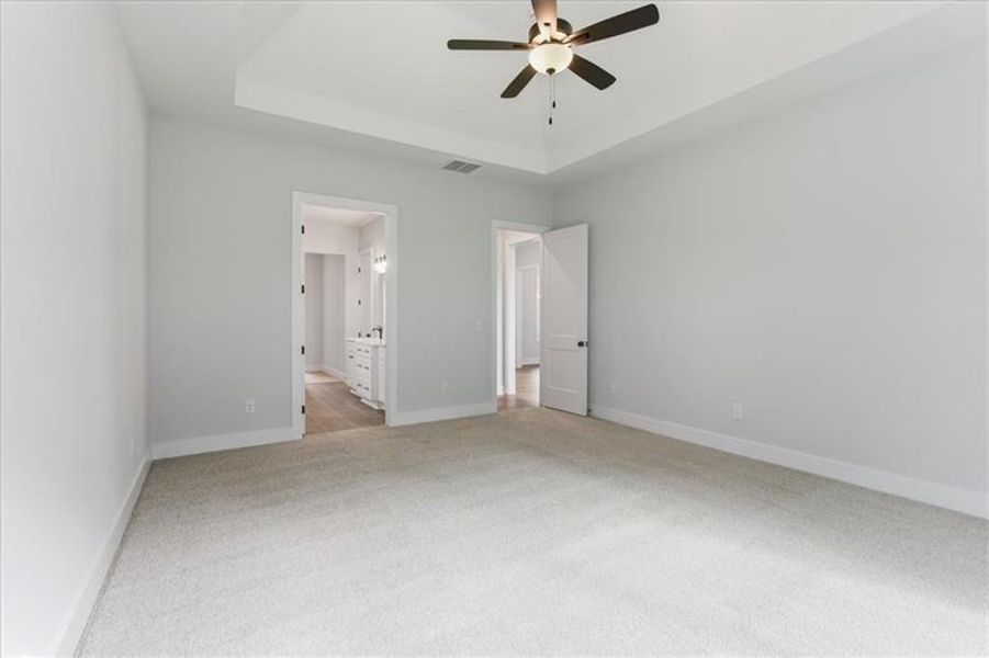 Spacious, unfurnished interior of a new home in , Rome (Image 28).