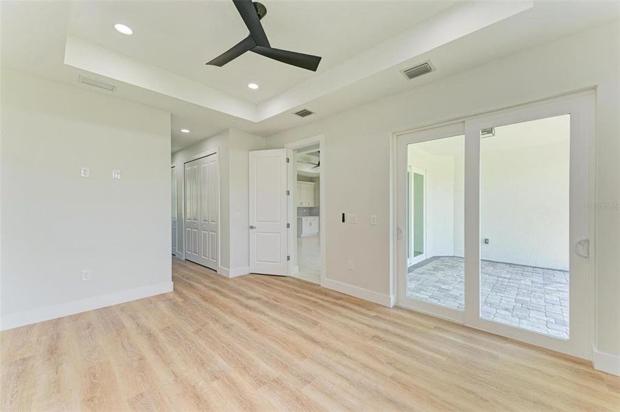 Spacious, unfurnished interior of a new home in , North Port (Image 16).