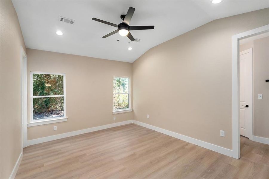 Spacious, unfurnished interior of a new home in , Gun Barrel City (Image 29).