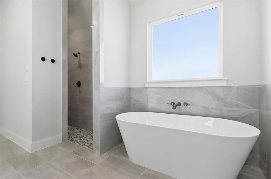 Image 35 of a home in Aledo Heights - Aledo ISD.