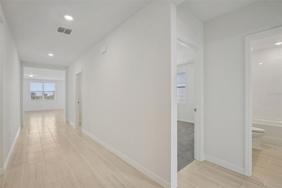 Spacious, unfurnished interior of a new home in Hamilton Bluff - Signature Series, Lake Hamilton (Image 34).