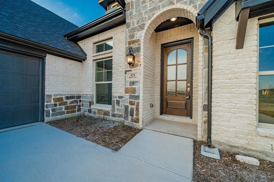 Exterior details and patio area of a home in , Celeste (Image 3).