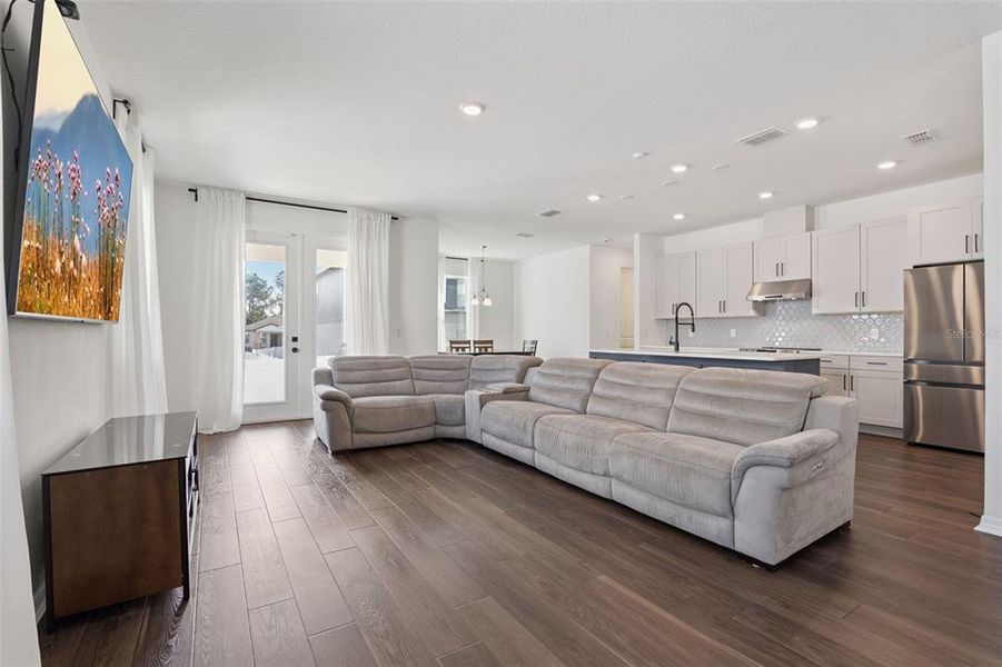 Furnished interior view inside a new home in , Minneola (Image 7).
