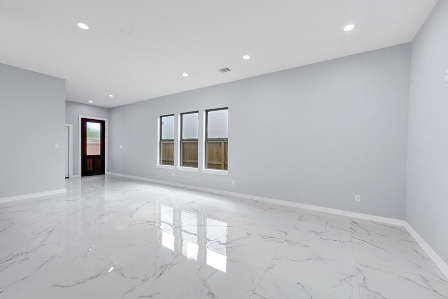 Spaciaous living area