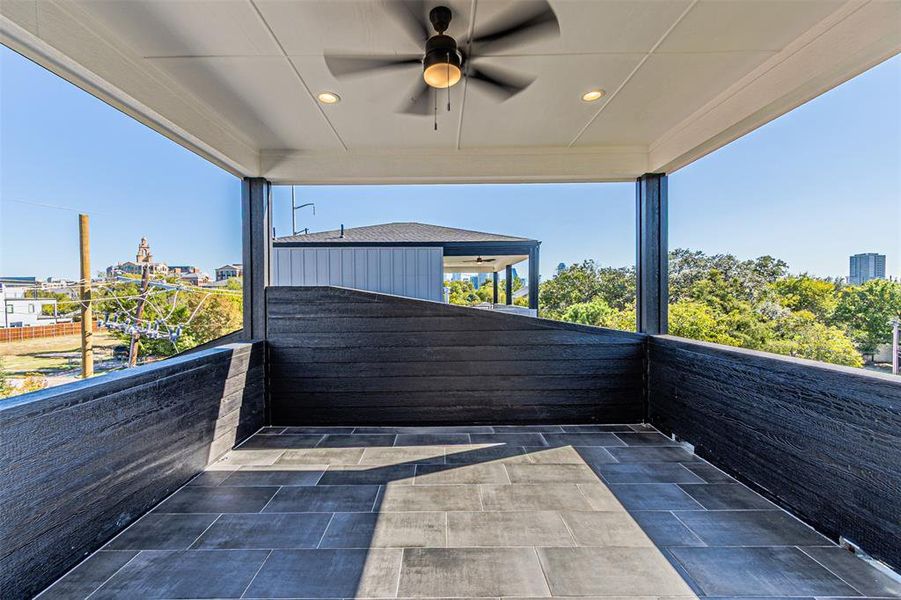 Exterior details and patio area of a home in , Dallas (Image 3).