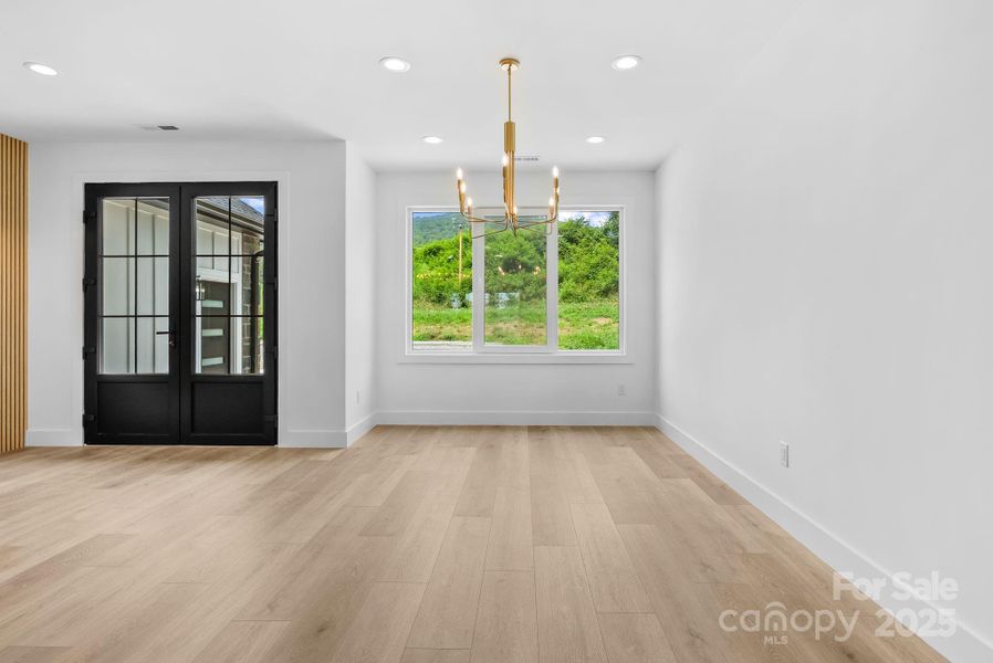 Spacious, unfurnished interior of a new home in , Mills River (Image 31).