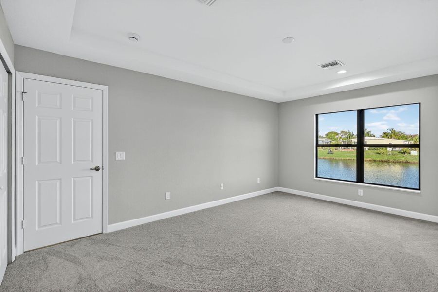 Spacious, unfurnished interior of a new home in , Fort Pierce (Image 25).