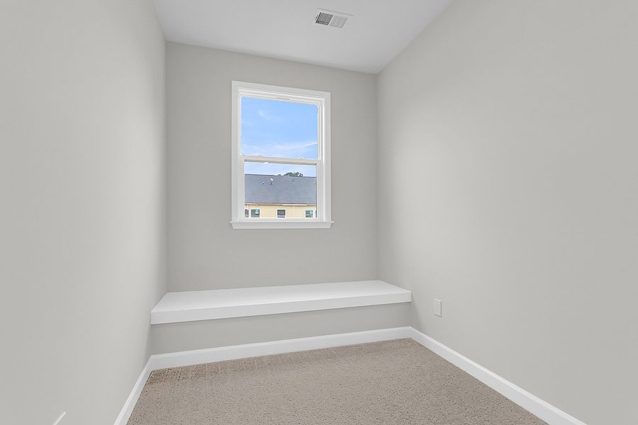 Spacious, unfurnished interior of a new home in Pineland Preserve, Summerville (Image 29).
