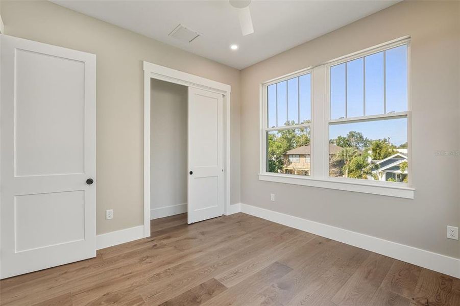 Spacious, unfurnished interior of a new home in , St. Petersburg (Image 55).