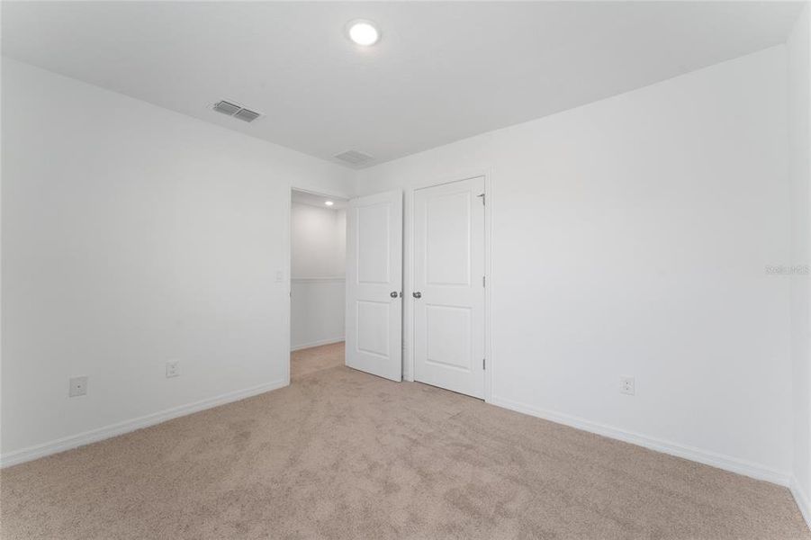 Spacious, unfurnished interior of a new home in , Winter Garden (Image 13).