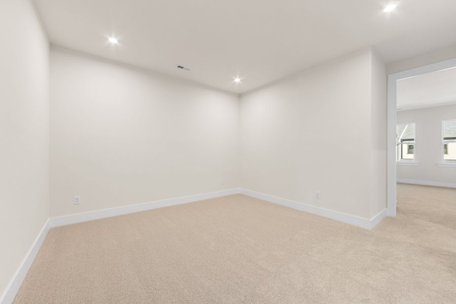 Spacious, unfurnished interior of a new home in Seven Oaks, Belmont (Image 30).