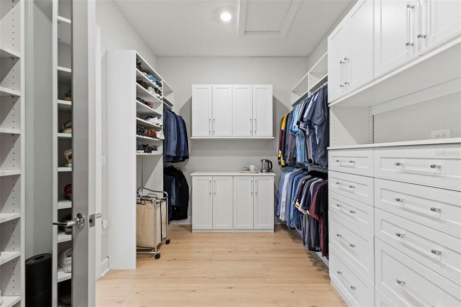 Furnished interior view inside a new home in , Lakewood Ranch (Image 14).