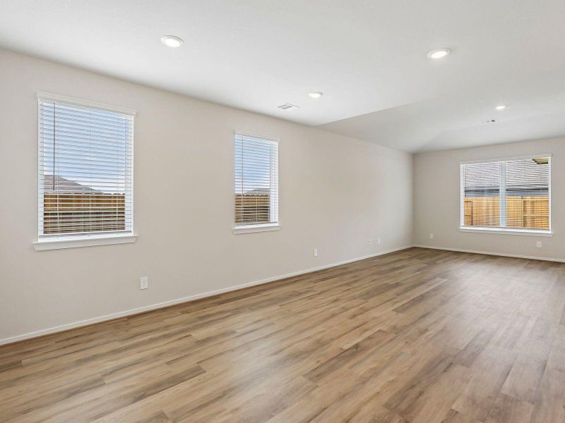 Spacious, unfurnished interior of a new home in Granger Pointe - Premier Series, Conroe (Image 22).