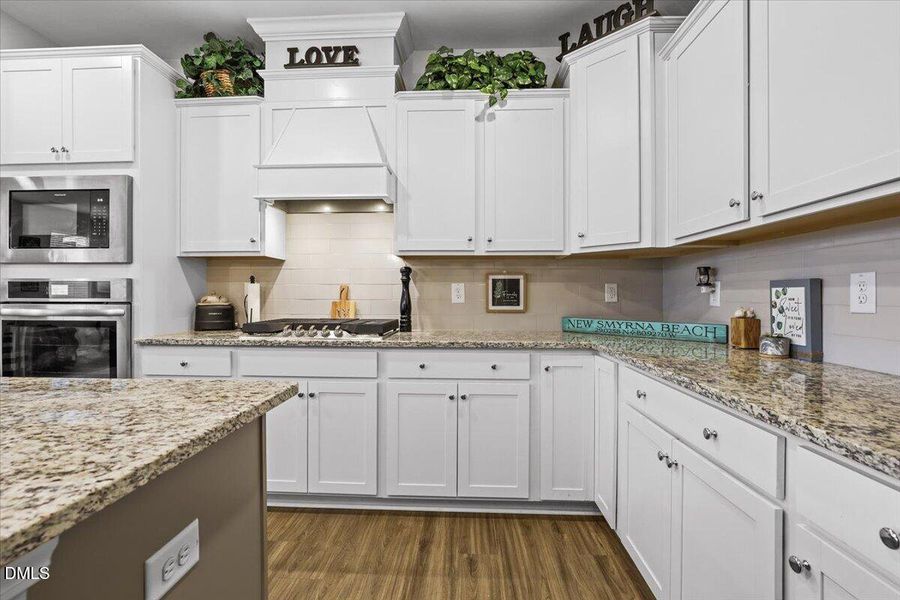 17 Village Edge Dr Kitchen