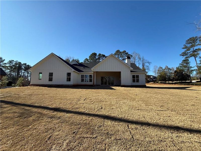 Exterior details and patio area of a home in , Athens (Image 12).