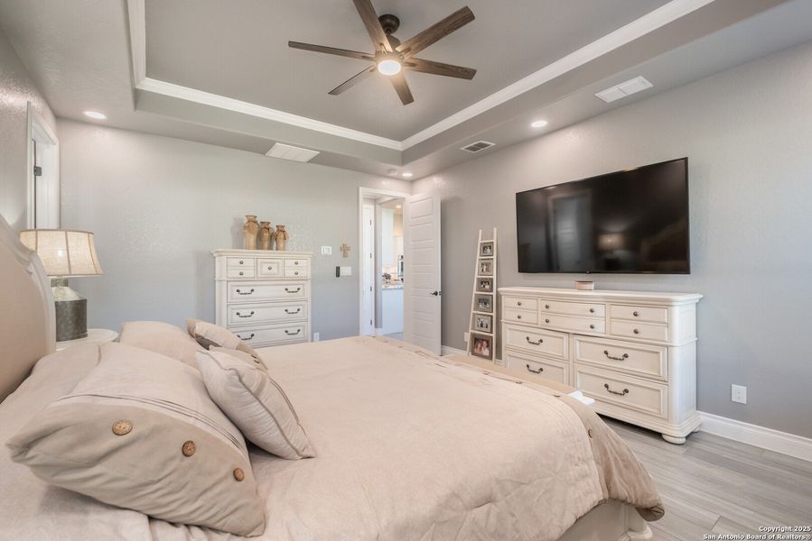 Furnished interior view inside a new home in , La Vernia (Image 32). Furnished interior view inside a new home in , La Vernia (Image 32).