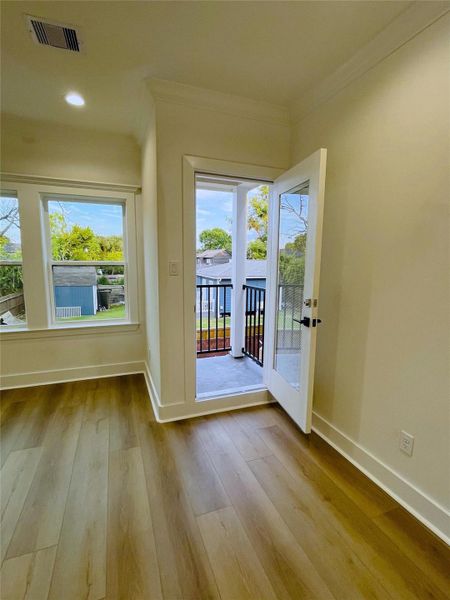 Spacious, unfurnished interior of a new home in , Houston (Image 37).