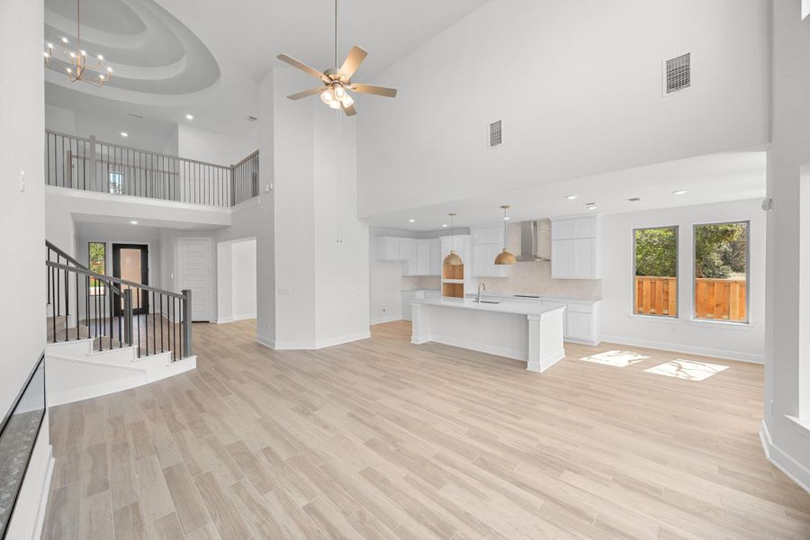 Spacious, unfurnished interior of a new home in Parmer Ranch, Georgetown (Image 13).