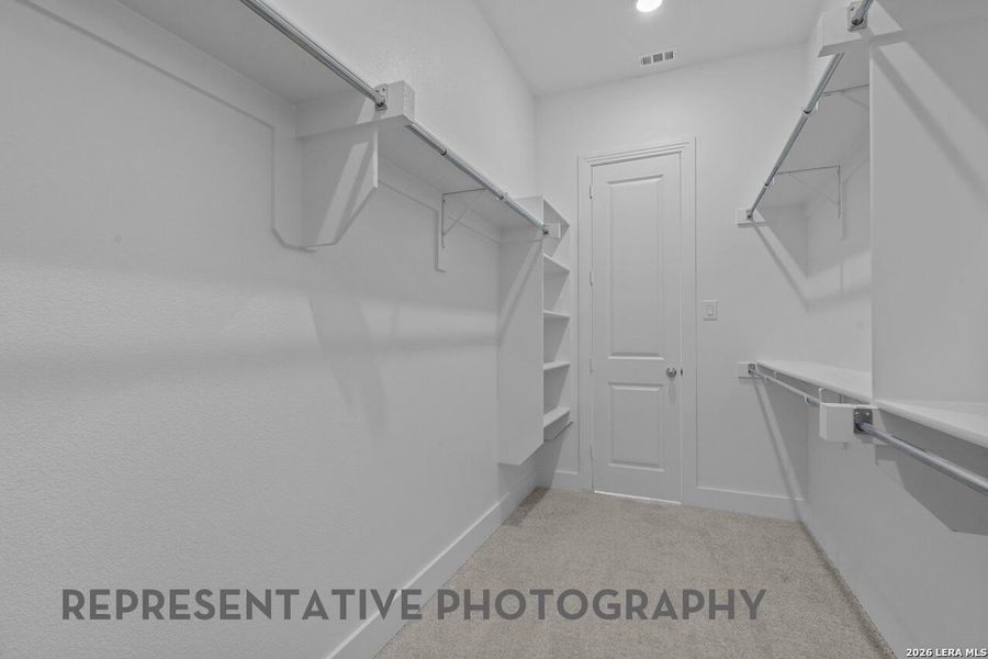 Spacious, unfurnished interior of a new home in Davis Ranch, San Antonio (Image 14).