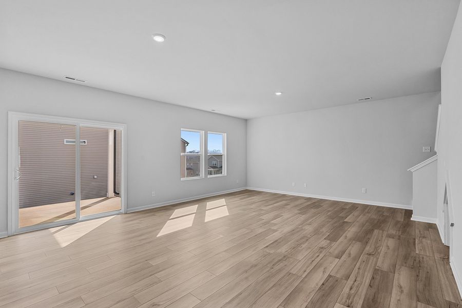 Spacious, unfurnished interior of a new home in Hanes Lake, Winston-Salem (Image 18).