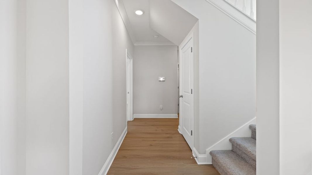 Spacious, unfurnished interior of a new home in Sunset Summits, Spartanburg (Image 19).