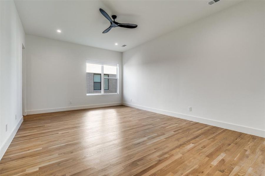 Spacious, unfurnished interior of a new home in , Dallas (Image 20). Spacious, unfurnished interior of a new home in , Dallas (Image 20).