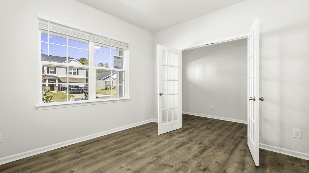 Spacious, unfurnished interior of a new home in Bryson Park, Lexington (Image 10).