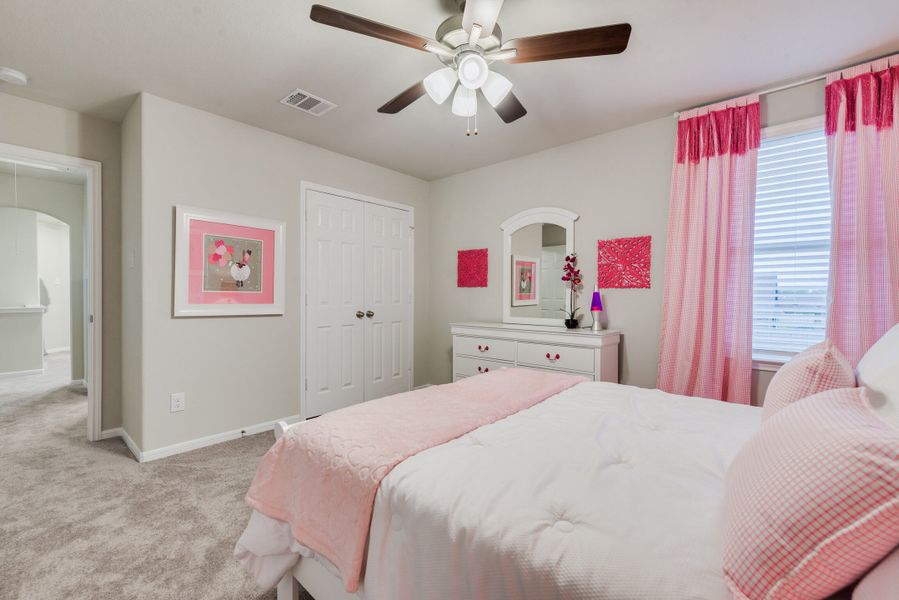 Representative furnished interior of a home built from the Floor Plan 2102 by Colina Homes in Sunterra, Katy (Image 15). Representative furnished interior of a home built from the Floor Plan 2102 by Colina Homes in Sunterra, Katy (Image 15).