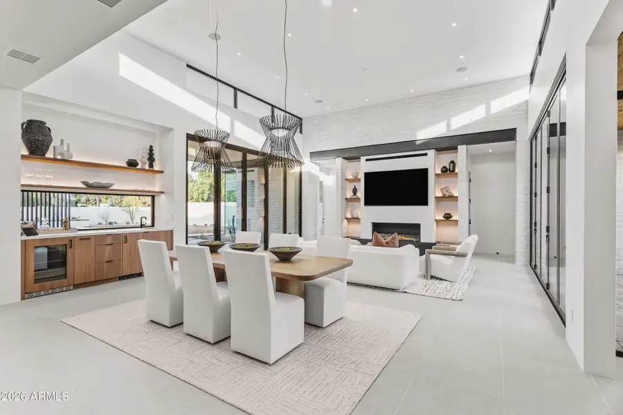 MAIN LIVING - VIEW III