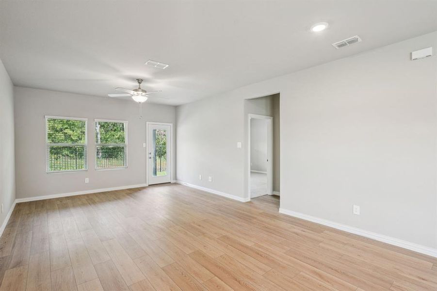 Photo is not of the actual home, but is an inspirational photo of builder’s model home and may depict options, furnishings, and/or decorator features that are not included. Photo is not of the actual home, but is an inspirational photo of builder’s model home and may depict options, furnishings, and/or decorator features that are not included.