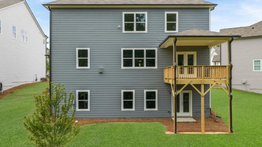 Exterior details and patio area of a home in Falcon Landing, Gainesville (Image 3).