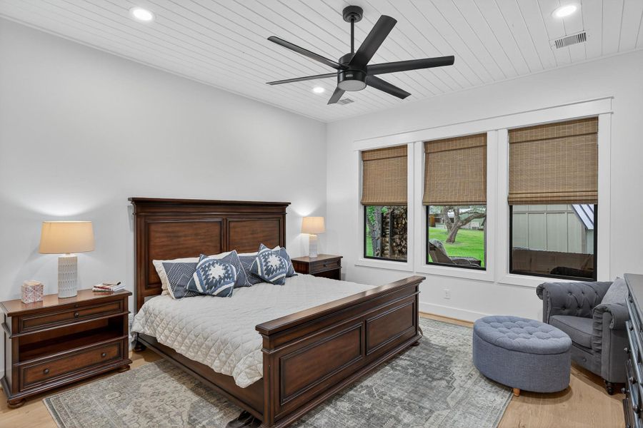 Furnished interior view inside a new home in , Kingsland (Image 12).