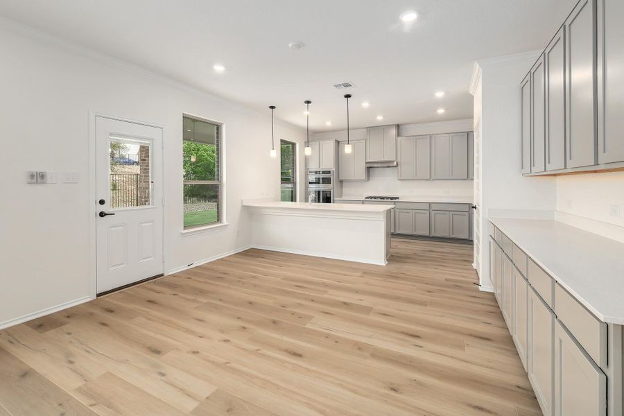 Spacious, unfurnished interior of a new home in River Bluff, Leander (Image 24).