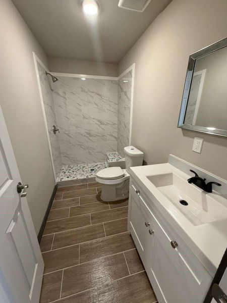 Furnished interior view inside a new home in , Cleveland (Image 4).