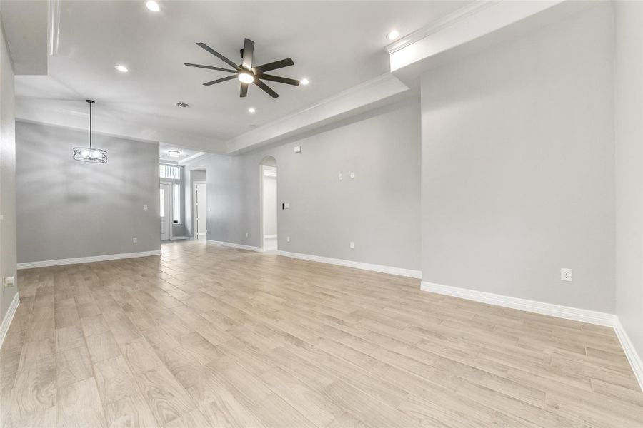 Spacious, unfurnished interior of a new home in , La Marque (Image 14).